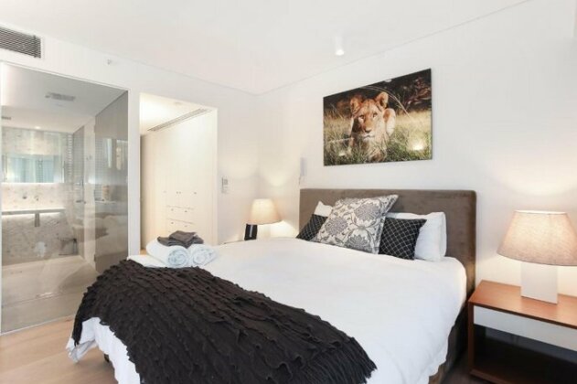 3 Bedroom Darling Harbour Apartment - Photo3