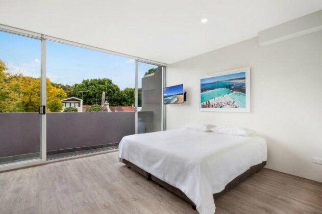Bondi Beach Studio King Suite + Balcony Sydney - Photo2