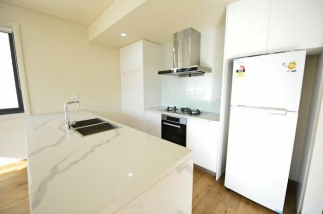 Brand new 5 bedder townhouse close to Olympic Park - Photo3