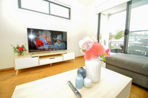 Brand new 5 bedder townhouse close to Olympic Park - Photo4