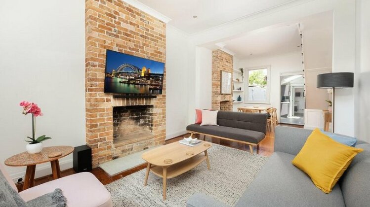 Designer Home in the Heart of Surry Hills - Photo2