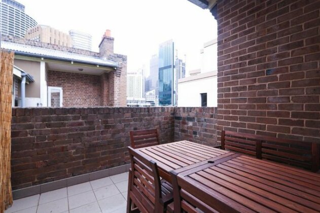 Discover The Rocks - Historical Terrace House - Photo4