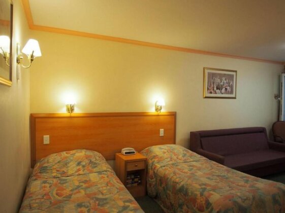 Edgecliff Lodge Motel - Photo2
