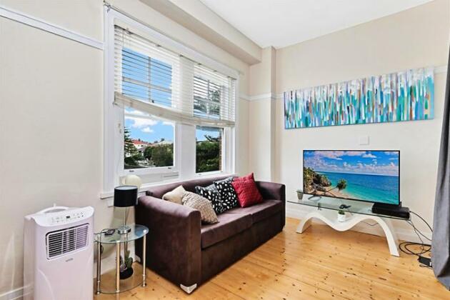 Furnished Apartment Walk to Bondi Beach