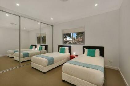 Greenacre Villa 41a - Sydney Sleeps 10