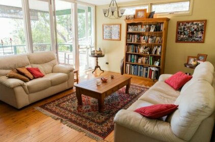 Homestay - Room on the leafy Northern Beaches