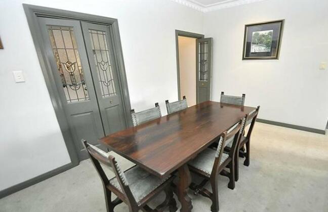 Kingsford 12 Shaw Furnished Apartment - Photo2