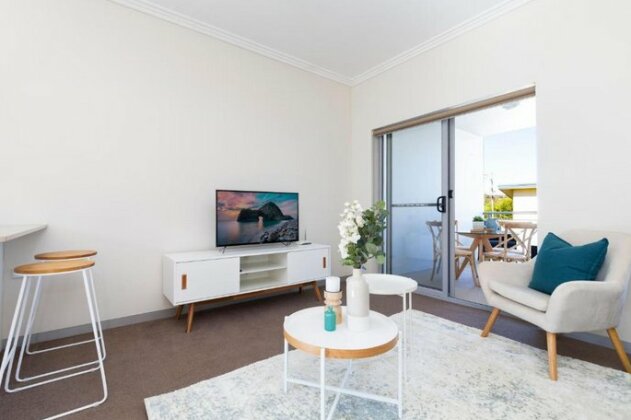 Light bright and spacious unit close to beaches - Photo5