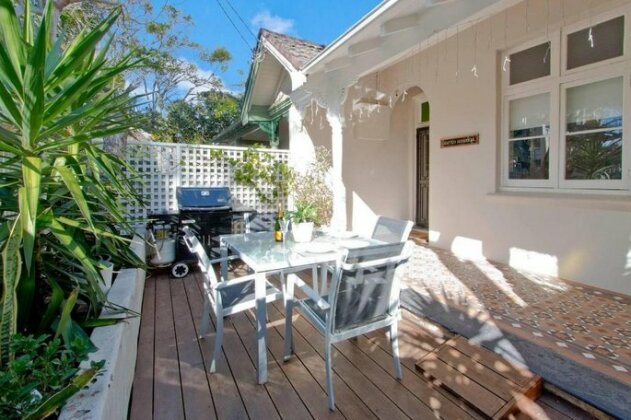 Manly Beachside 2 Bedroom House - Photo2
