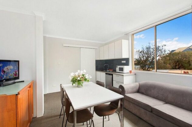 Manly Beachside Apartments - Photo4