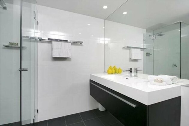 Newly Renovated Immaculate One Bedroom Apartment in Cremorne - CREM4 - Photo4