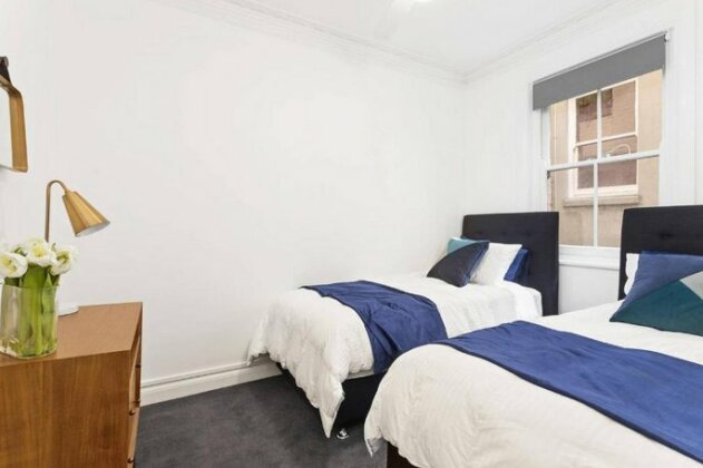 Newly Renovated Potts Point 2BR Art Deco