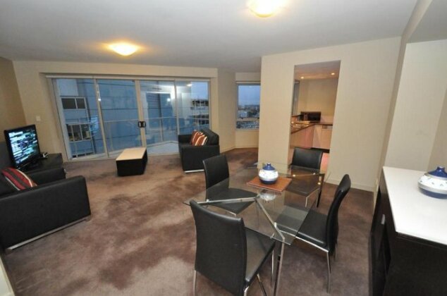 North Sydney Fully Self Contained Modern 2 Bed Apartment 2207BER - Photo2