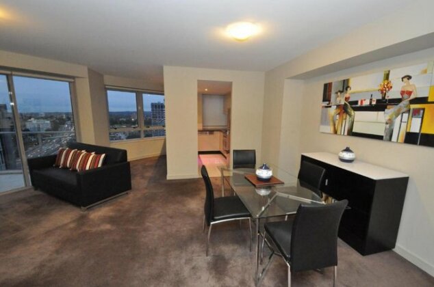 North Sydney Fully Self Contained Modern 2 Bed Apartment 2207BER - Photo3
