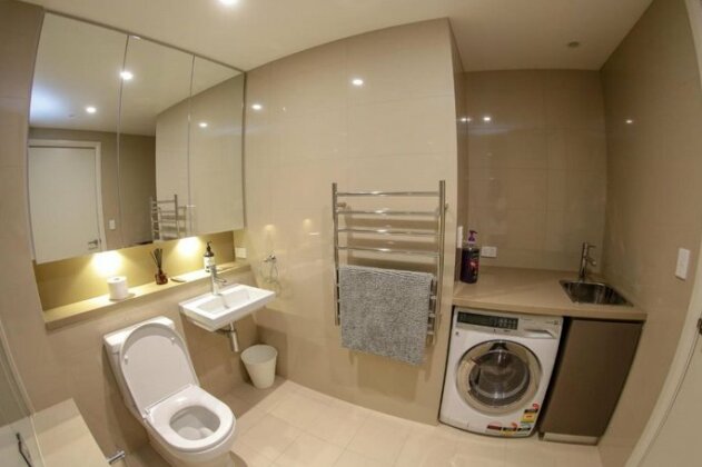 Olympic park Sunshine 2 bedrooms Apts with Private parking - Photo2