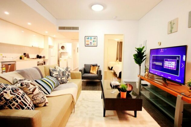 Spacious Apartment With Best Location - Photo2