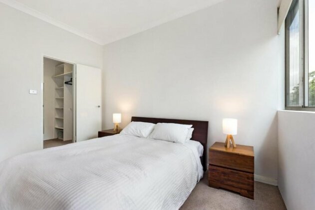 St Leonards Self-Contained Two-Bedroom Apartment 10CHR - Photo3