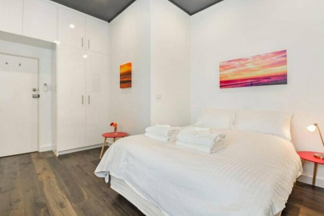 Stylish Hotel Style Room in the Heart Of Manly - Photo2