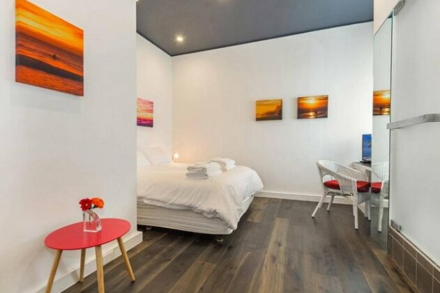 Stylish Hotel Style Room in the Heart Of Manly - Photo5