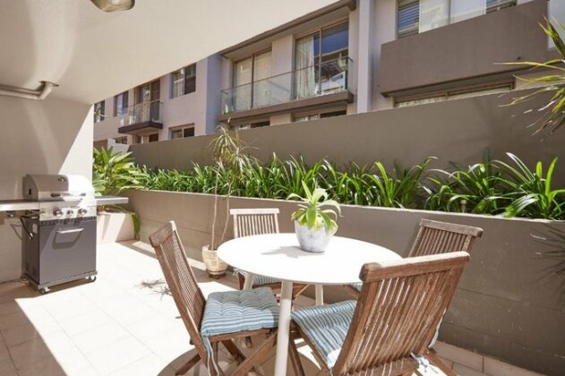 Stylish Manly Studio With BBQ Terrace and Parking - Photo5