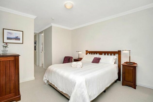 Sunny and Spacious Two Bedroom Apartment - SPF13 - Photo4