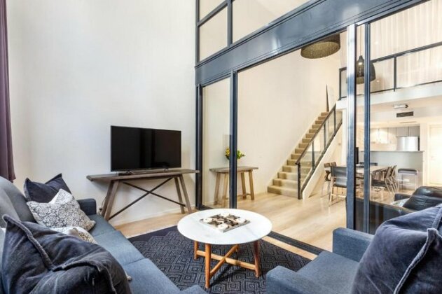 Surry Hills Modern One Bedroom Apartment 310GOUL - Photo2