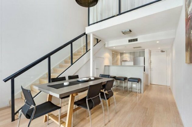 Surry Hills Modern One Bedroom Apartment 310GOUL - Photo4