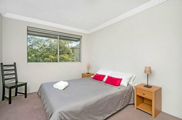 Two Bedroom Apartment Abbott Street COOGY - Photo4