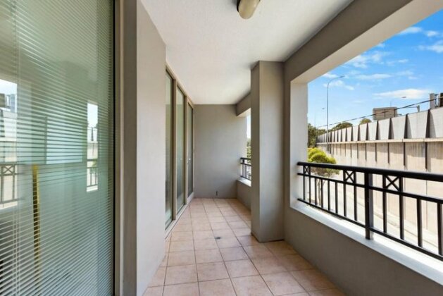 Woolloomooloo Self-Contained Modern Two-Bedroom Apartment 12BRK - Photo5