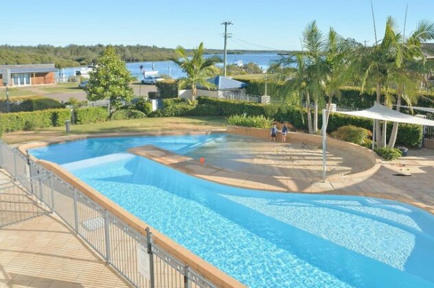 Boathouse Resort Water Front - Photo5