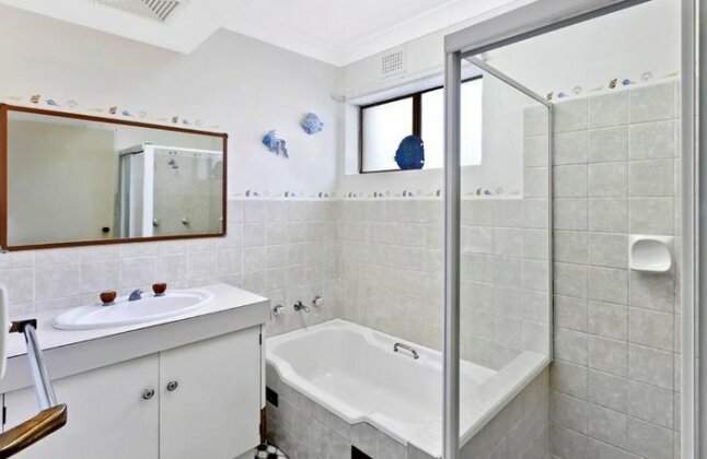 Waterfront Unit Unit 3 - Photo4