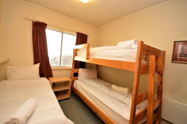 Mowamba B2 Three Bedroom - Photo5