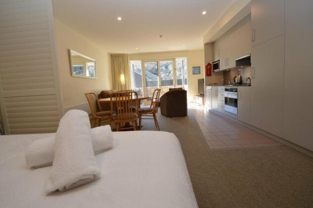 Squatters 1 - Photo3