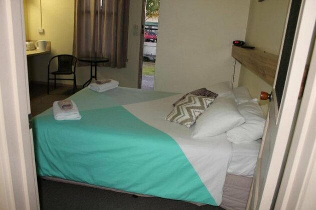 Tocumwal Hotel Motel The Palms - Photo2