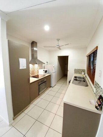 3 Bedroom Central Home - Photo4