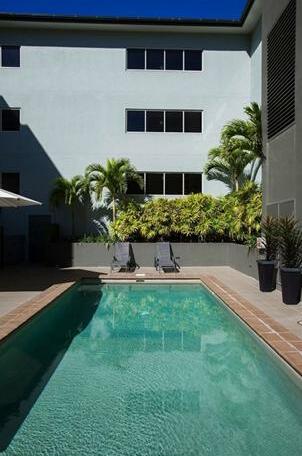 Grand Hotel and Apartments Townsville - Photo2