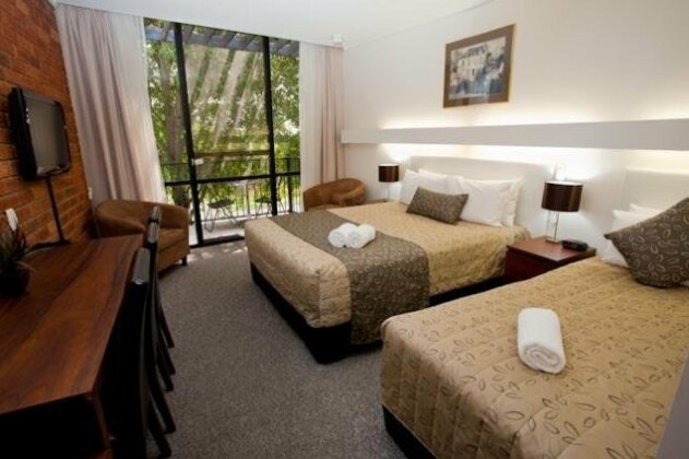 Connells Motel & Serviced Apartments - Photo4