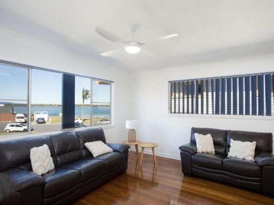 Lakeside Retreat Tuncurry - Photo2