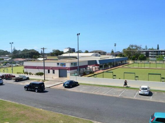 Seabreeze 5 Opposite Bowling Club - Photo5