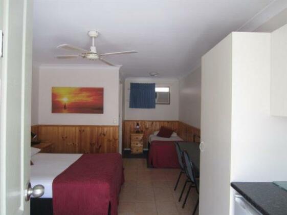 Twin Towns Motel - Photo5