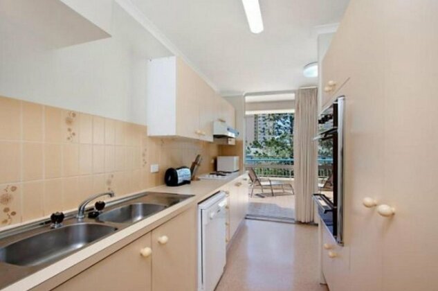 Border Terrace Unit 4 - Large 2 bedroom apartment walk to beaches and clubs - Photo4