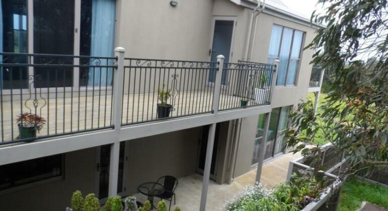 Swan Lake Guest House - Photo2