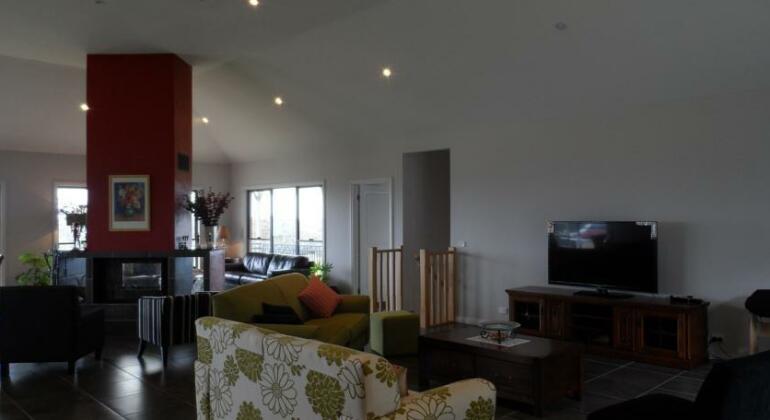 Swan Lake Guest House - Photo3