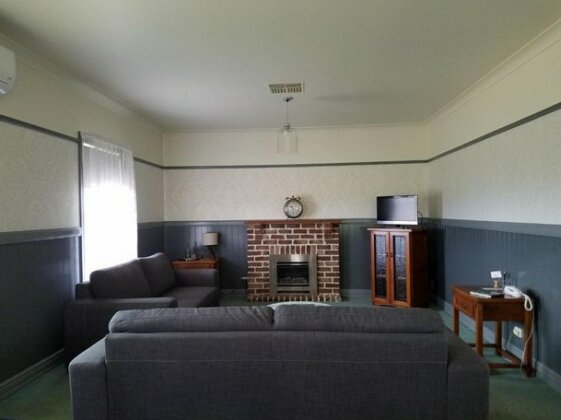 Wagga Wagga Country Cottages - Photo5