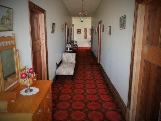 Sonbern Lodge Motel - Photo2