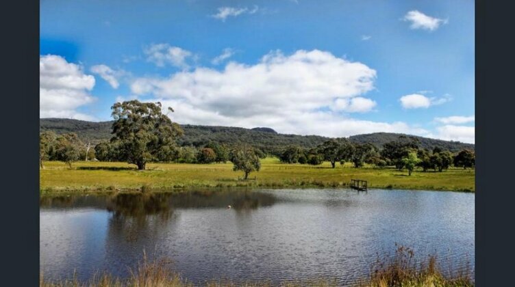 The Cottage - 58 Acre Farm Stay at Hanging Rock - Photo4