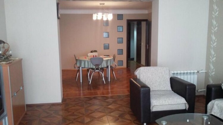 Apartment on Basin 53 - Photo5