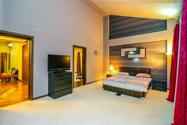 BAKU CITY CENTER 4 Bedrooms 4 - Photo3