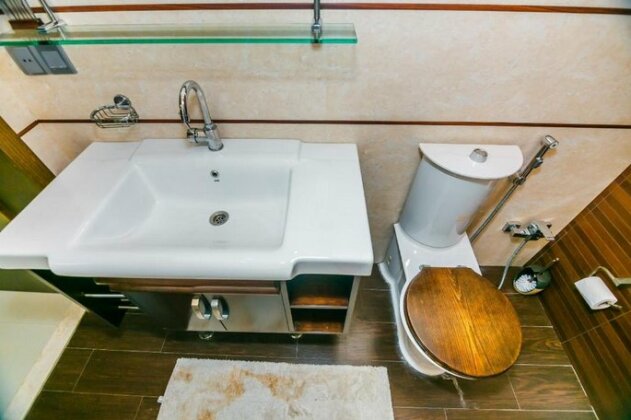 BAKU CITY CENTER 4 Bedrooms 4 - Photo4