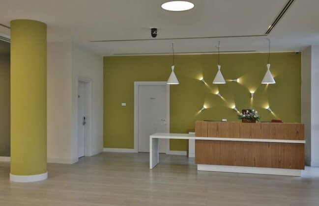 Homebridge Hotel Apartments - Photo3